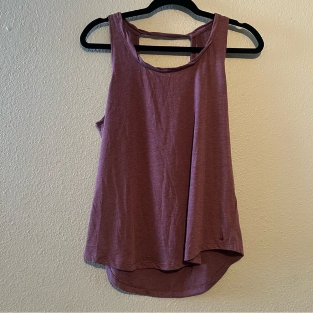 Nike Dri Fit Woman’s Tank Top Size Medium Burgundy Athletic Open Back Workout